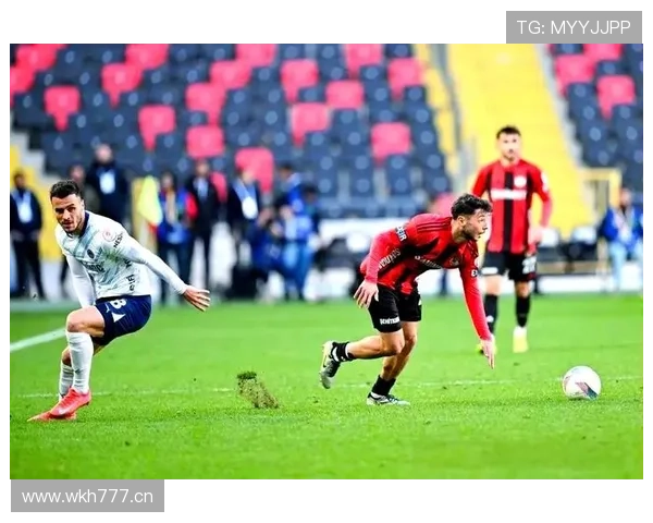 切尔西关键比赛表现不佳，争四形势面临考验